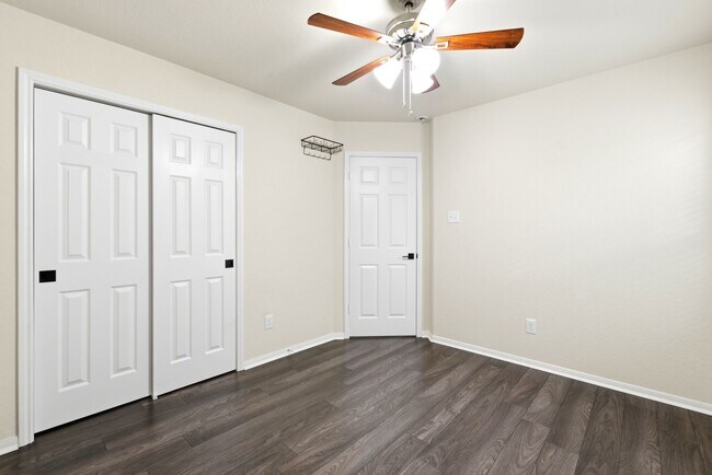 Building Photo - 15002 Miller Meadows Ln