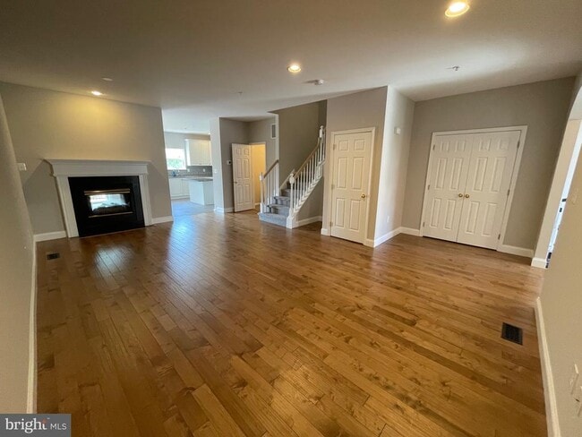 Building Photo - 601 Fawn Cir