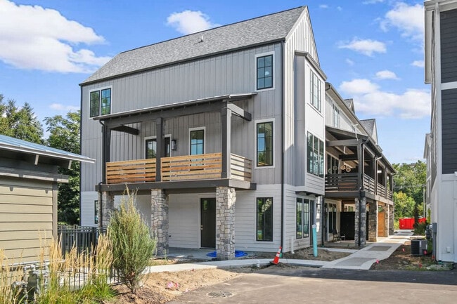 Building Photo - 16023 Goodwin Ave