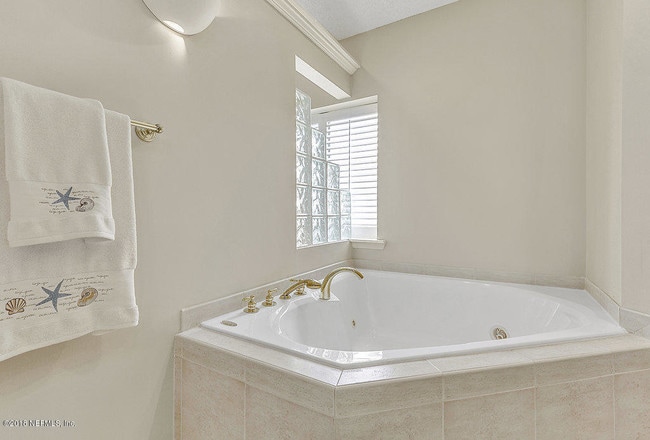 Building Photo - 2208 OCEAN S Dr