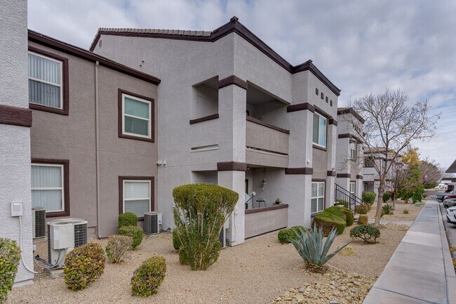 Building Photo - Bright & Airy 2-Bedroom Condo with Dual Su...