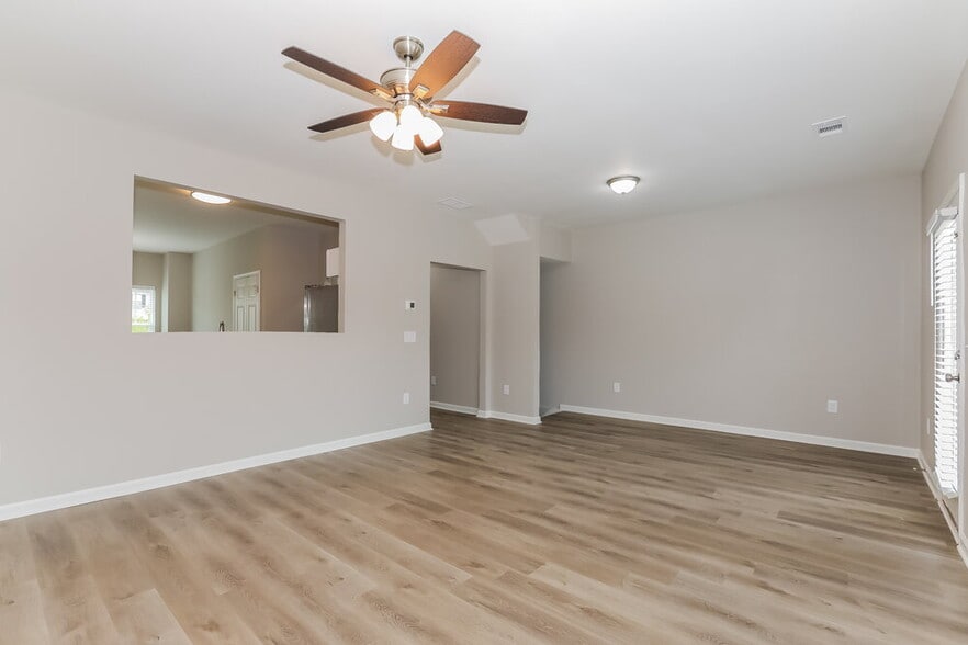 Building Photo - 2239 Baywood Tree Ln SW