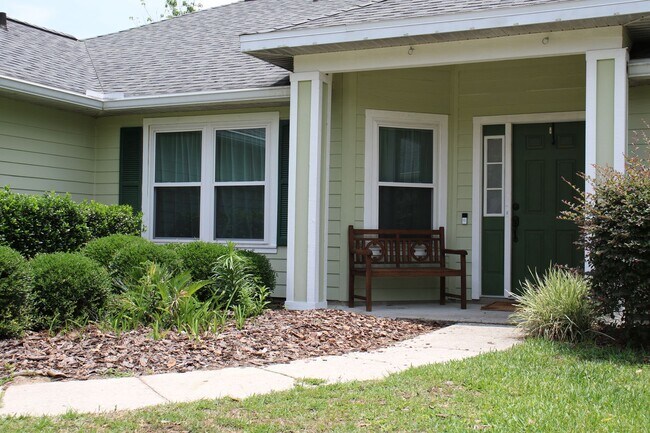 Building Photo - Spacious 3/2 in Eagle Point