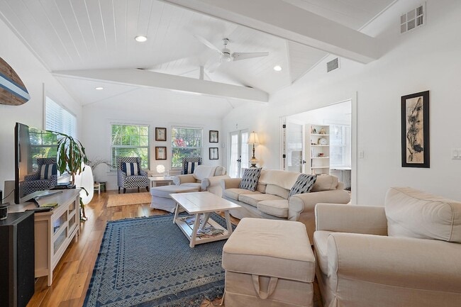 Building Photo - 461 Jupiter Ln