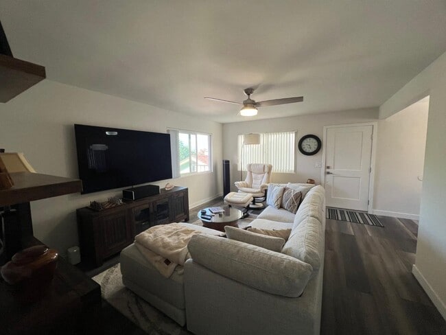 Building Photo - 2172 Via Sonora