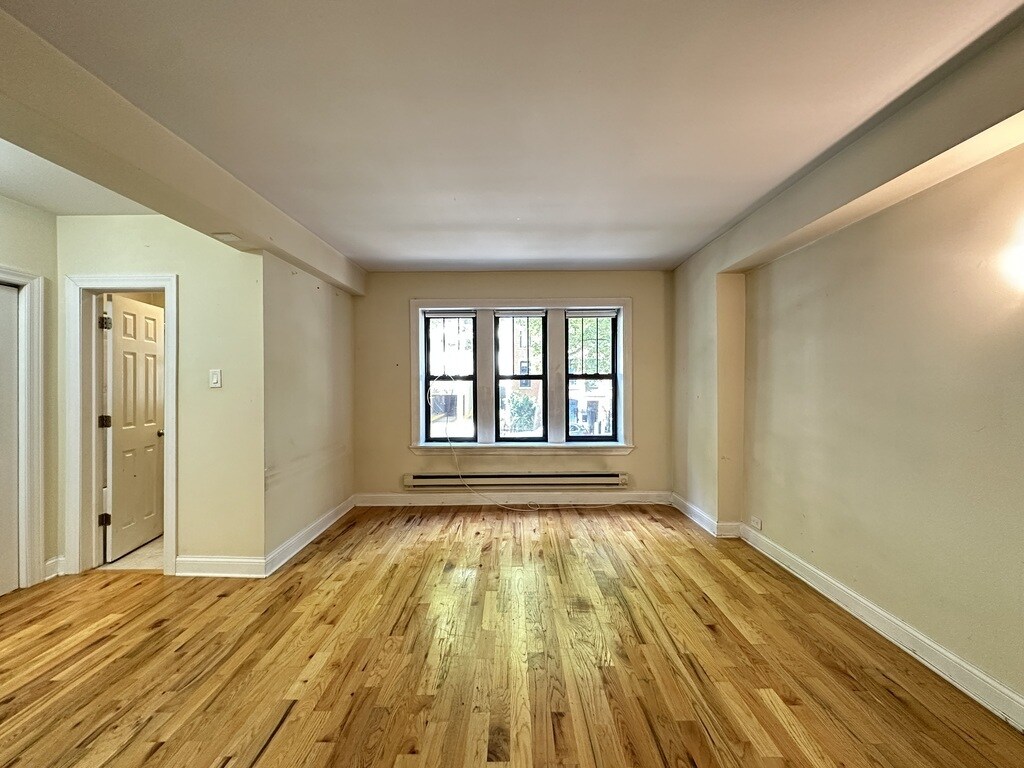 Building Photo - 1314 N Dearborn
