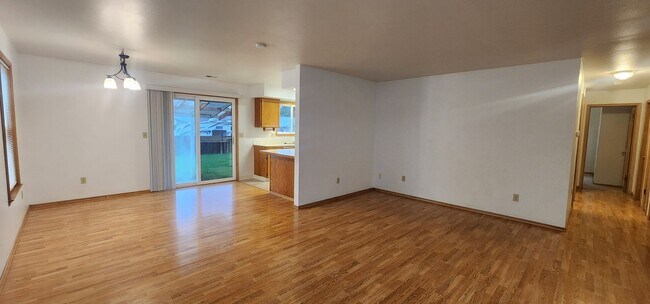 Building Photo - Spacious 3-Bedroom Home on a Quiet Cul-de-Sac in McKinleyville