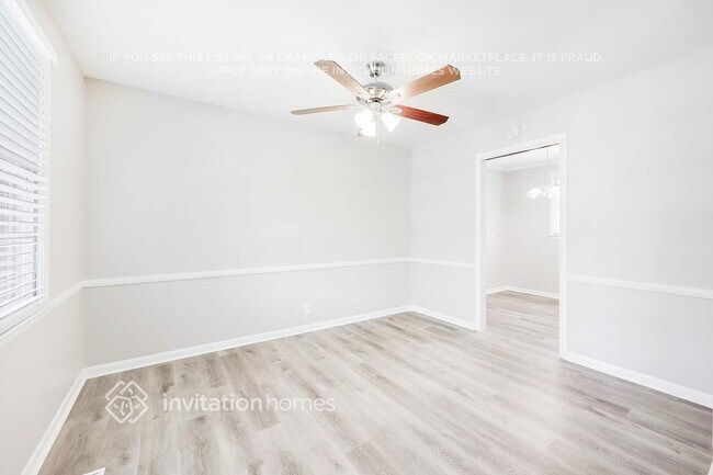 Building Photo - 562 Whispering Hills Dr