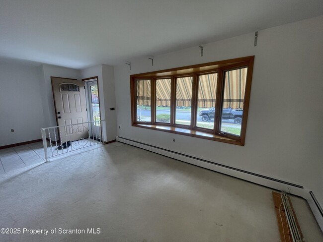 Building Photo - 708 Woodmere Ave