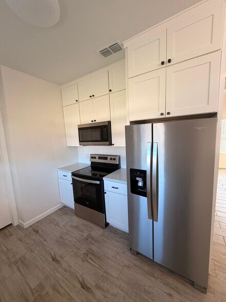 Building Photo - 487 Arboleda Ln