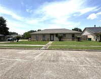 Building Photo - 4801 Fairhaven St