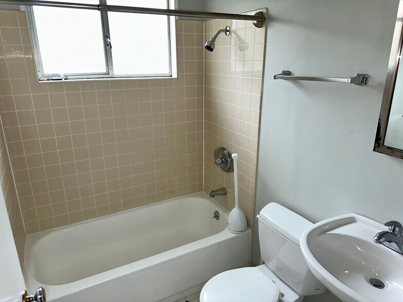 Building Photo - 53 E Richmond Ave.