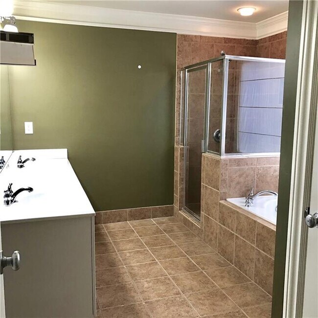 Building Photo - 1678 Carr Cir NW