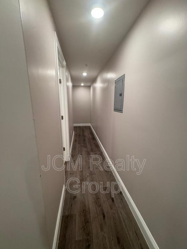 Building Photo - 32 Hartwell St