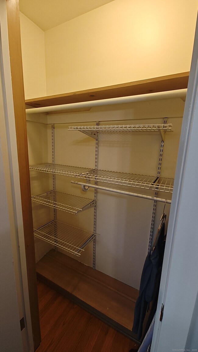 Building Photo - 56 Dessa Dr