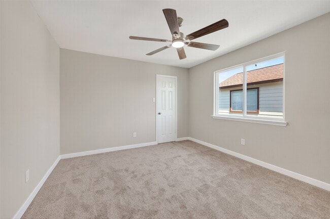 Building Photo - 2318 Irish Spring Dr