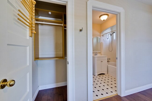 Building Photo - Cute and Cozy 1BR/1BA near downtown Sunnyvale