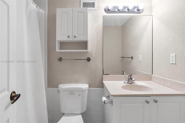 Building Photo - 2501 S Ocean Dr