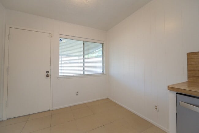 Building Photo - 7310 Westbranch Dr