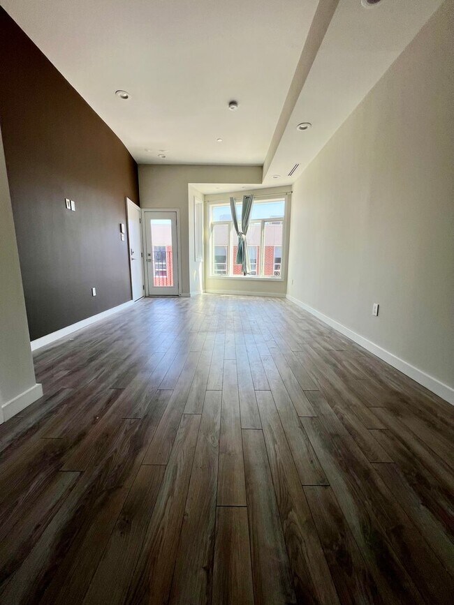 Building Photo - 932 N Marshall St