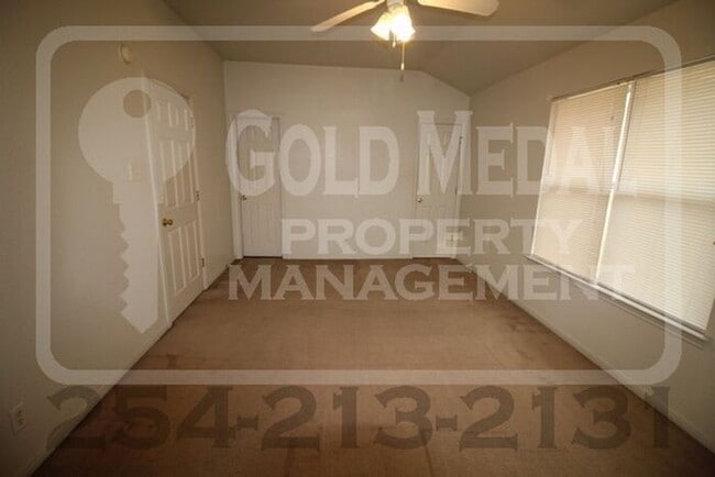 Building Photo - 2703 Lucille Dr