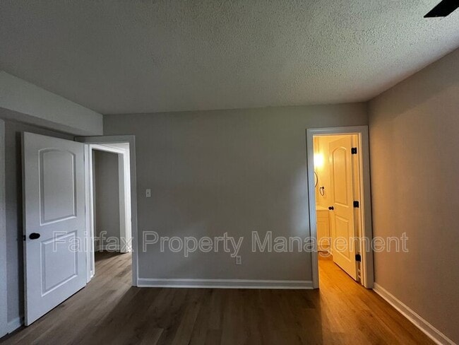 Building Photo - 800 Belvin Ave