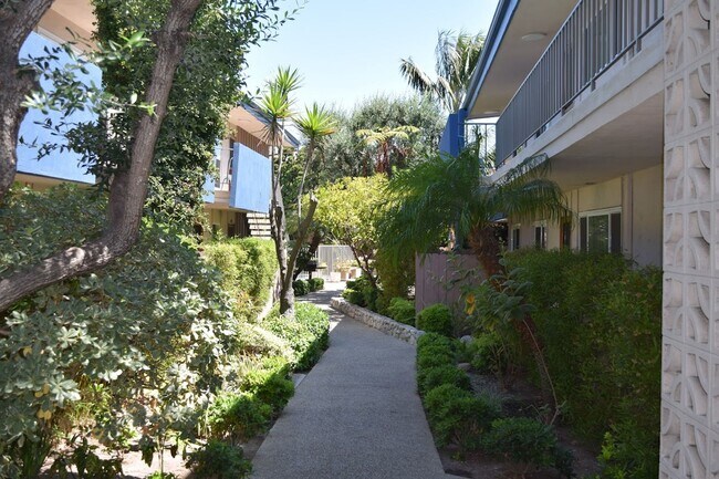 Building Photo - Ocean Villas