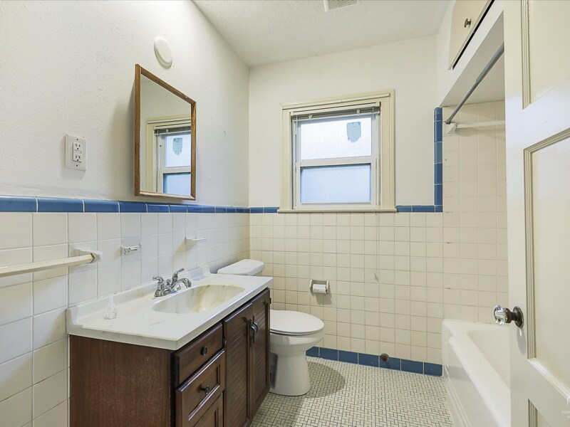 Building Photo - 3337 Westminster Ave