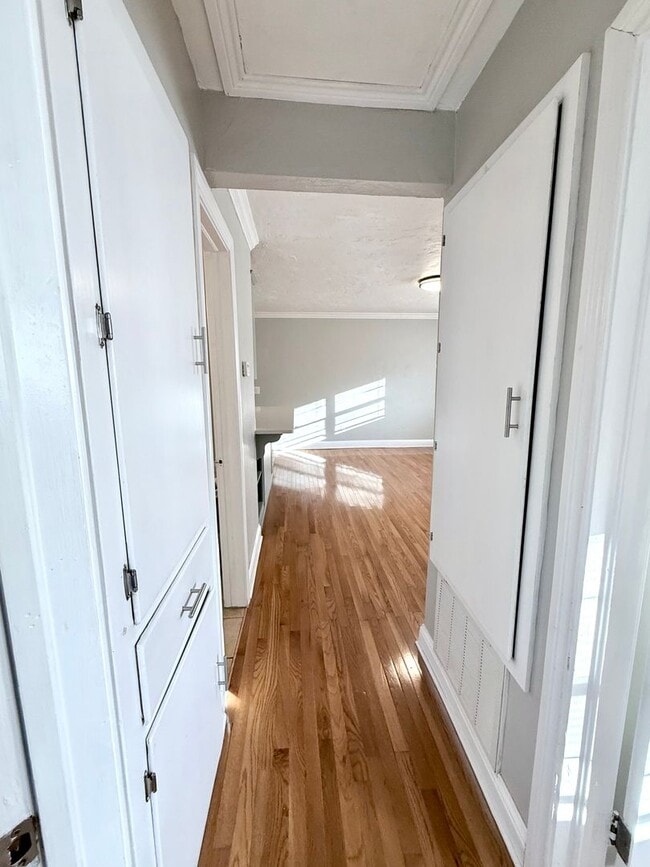 Building Photo - Updated 2BD 1BA Apartment in Historic Crown Heights!!