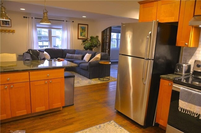 Building Photo - 70 Carroll Ave