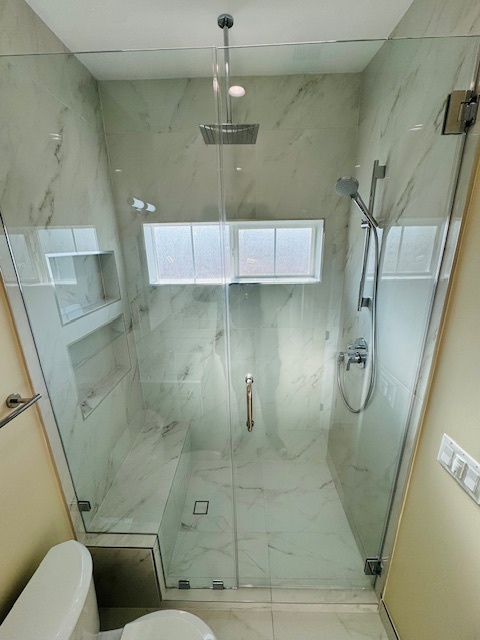 Primary bedroom shower - 1109 W Angeleno Ave