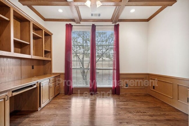 Building Photo - 5004 Seville Ln
