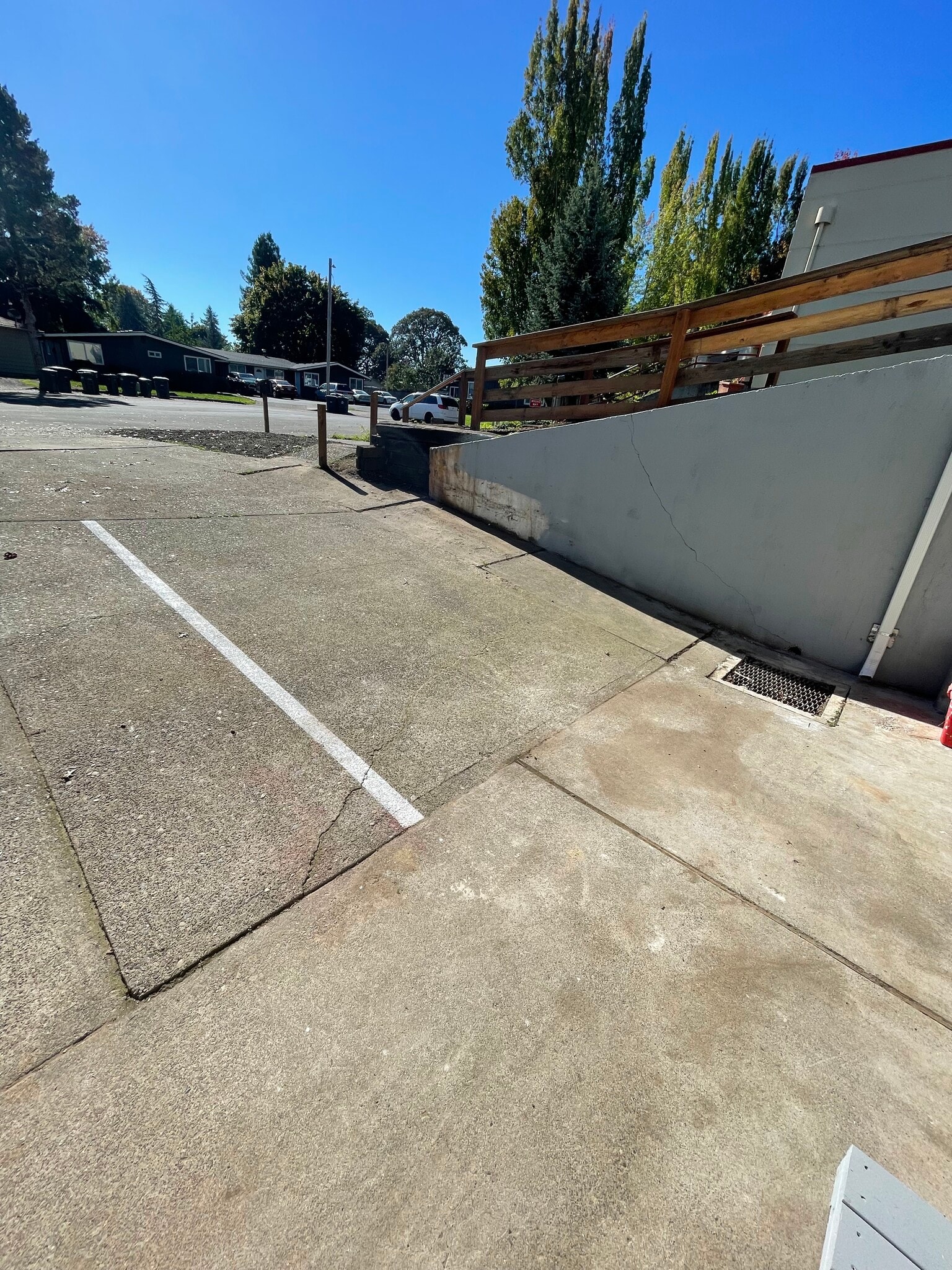 Parking - 1805 NE Hillaire Ct