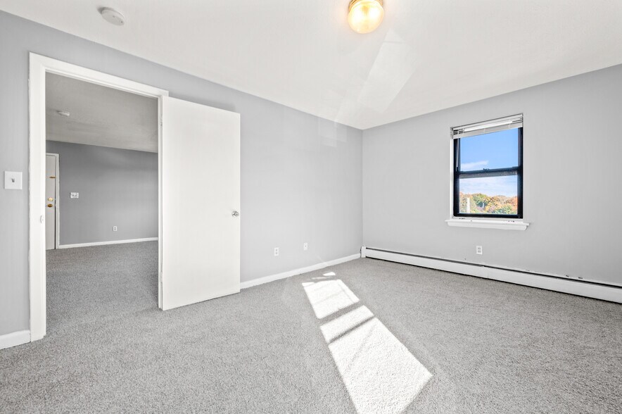 Building Photo - Maple Heights