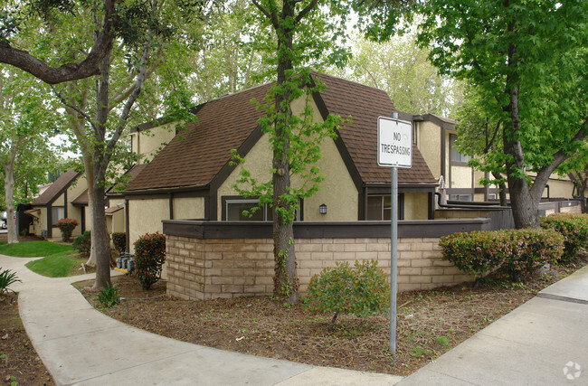 Building Photo - Woodside Apartments