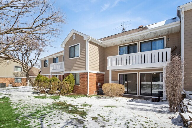 Building Photo - 402 Sandalwood Ln