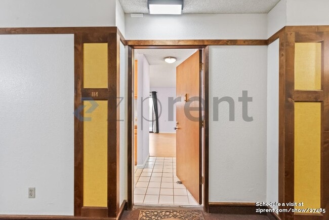 Building Photo - 2077 Washington Ave