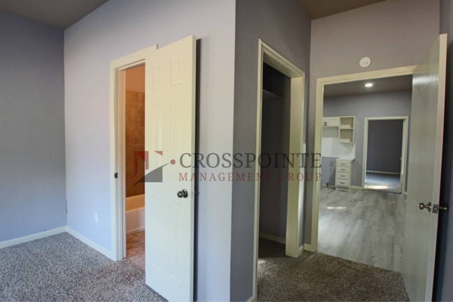 Building Photo - Versatile 2 Bedroom, 2 Bath Duplex-Tour Today!