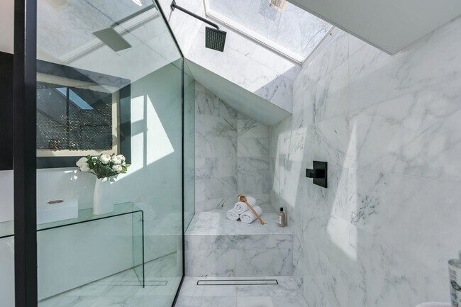 Building Photo - Architectural 1-Bed Designer Residence wit...