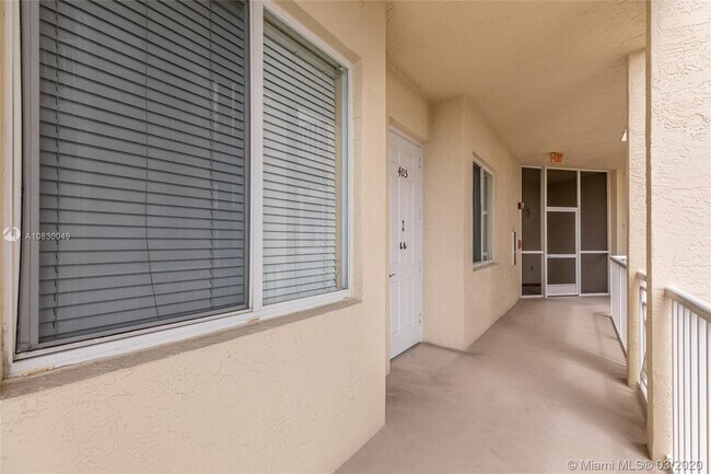 Building Photo - 3600 Oaks Clubhouse Dr