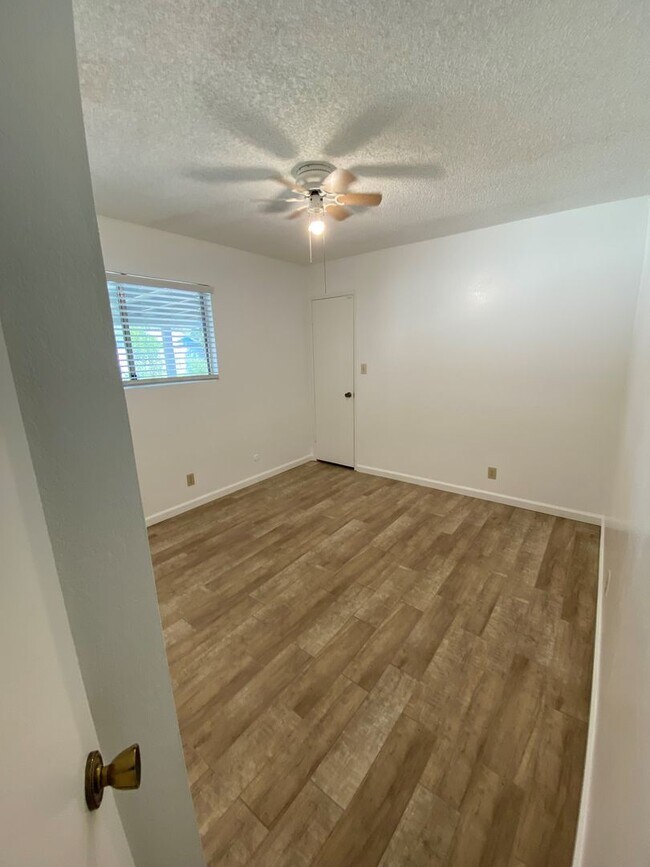 Building Photo - 2604 Loch Fern Ct