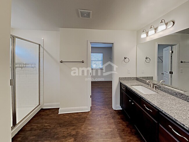 Building Photo - 2133 Leafmore Ct SE