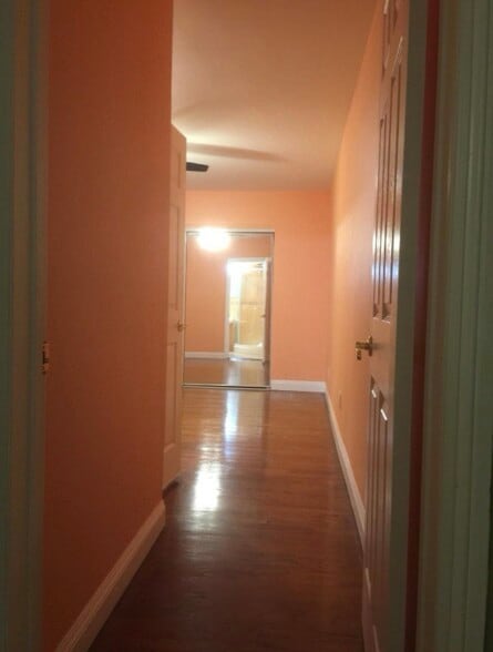 Building Photo - 5115 Canoga Ave