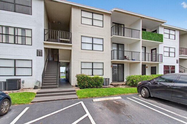 Building Photo - 752 Executive Center Dr