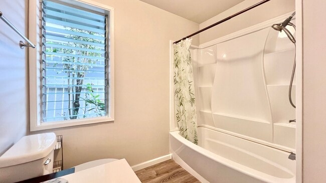 Building Photo - UPDATED 3 BEDROOM HOME IN DESIRABLE MANOA