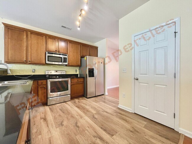 Building Photo - 1304 Cozart St