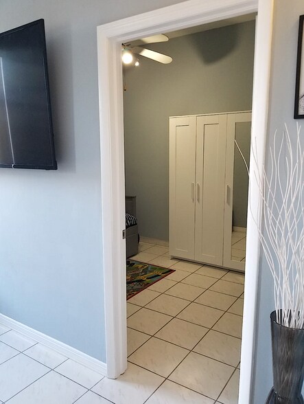 Building Photo - 7400 W 20th Ave