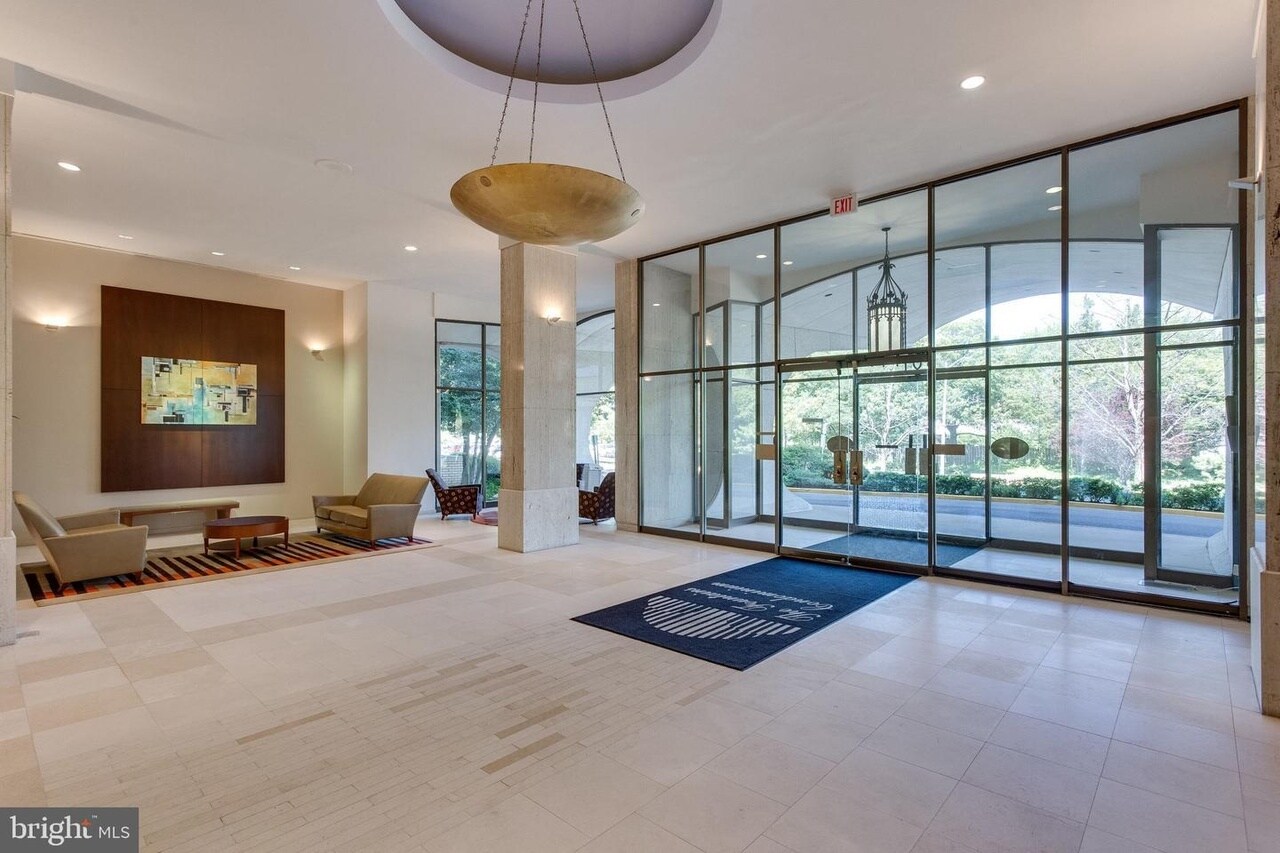Lobby - 301 N Beauregard St