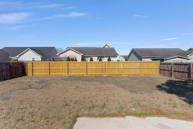 Building Photo - 1456 Middlesbrough Dr