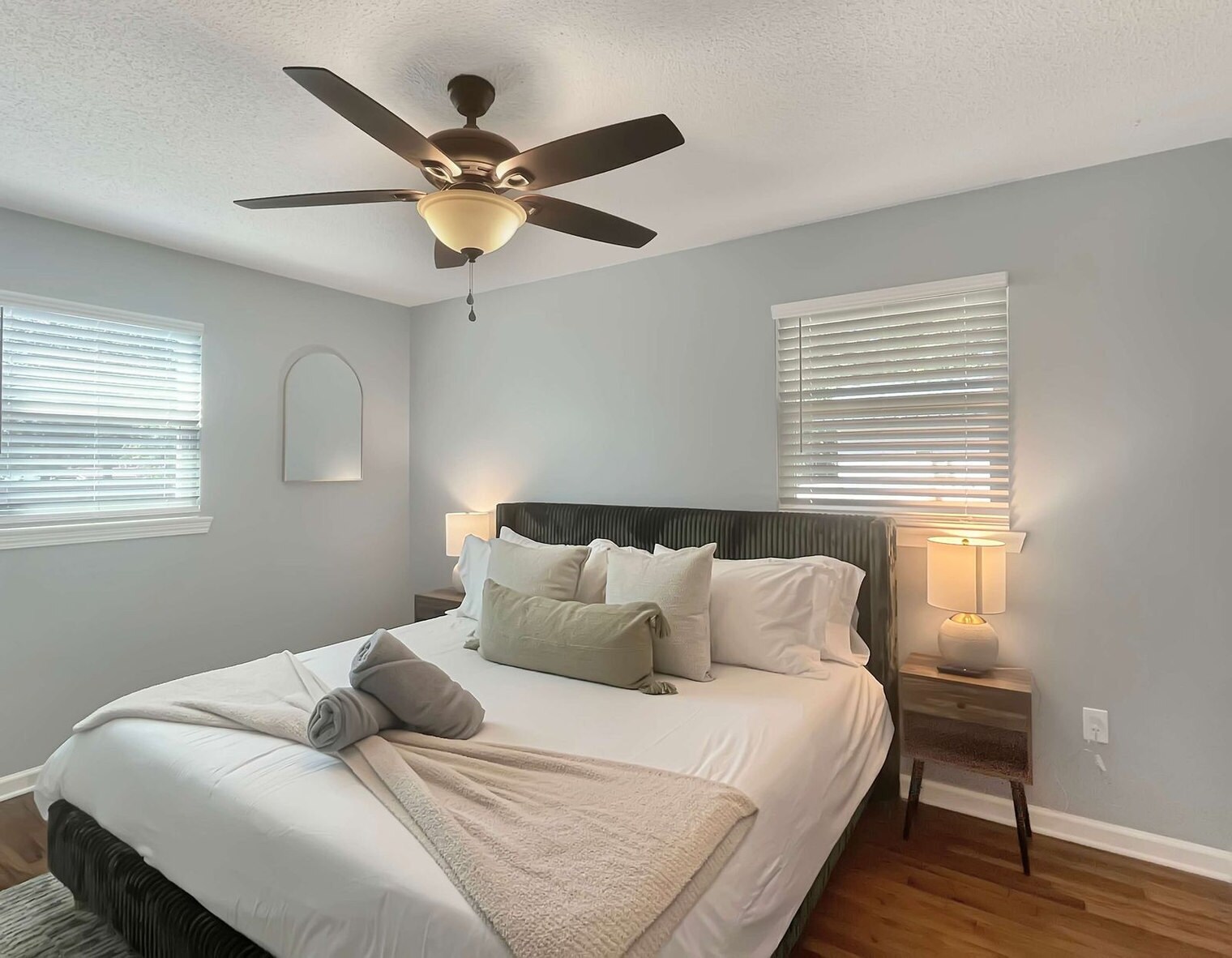 Building Photo - 501 W 9th St